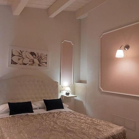 Bed and Breakfast Il Piccolo Giglio à Porto SantʼElpidio Extérieur photo